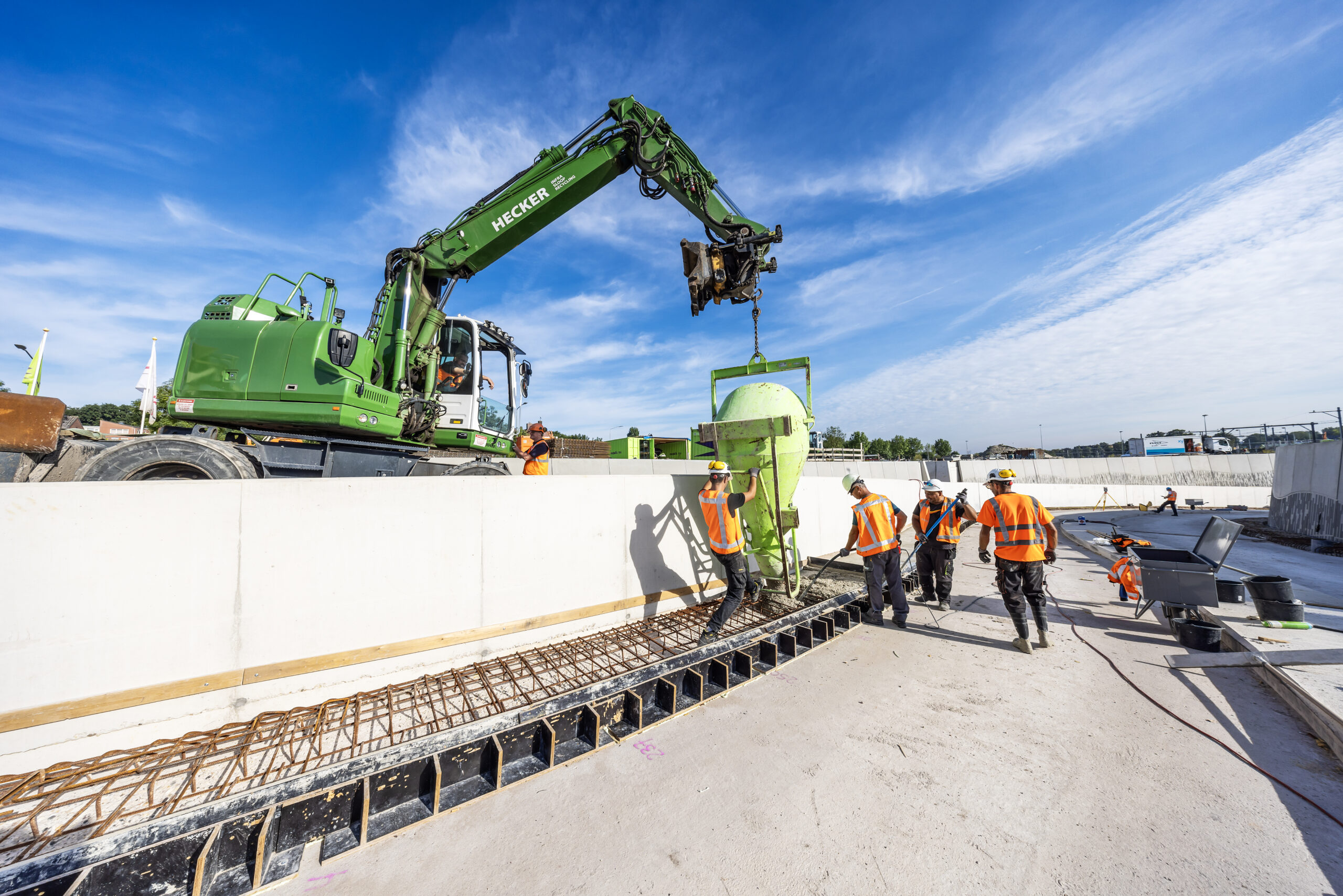 Laatste loodjes met het storten van beton 