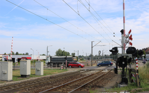 Spoorwegovergang Vierpaardjes gezien vanaf Onderste Molen zoals deze er uitziet op dit moment.